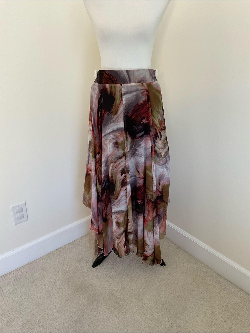 The Pyramid Collection Abstract Split Leg Pant Skirt in Olive, Black and Mauve